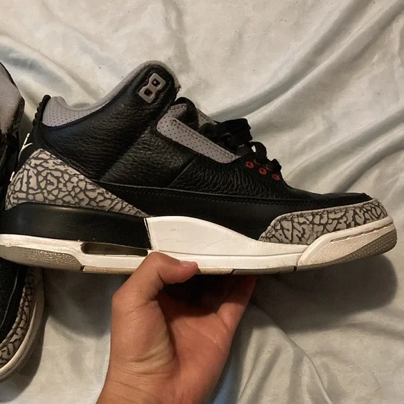 Jordan 3s - Picture 4 of 5